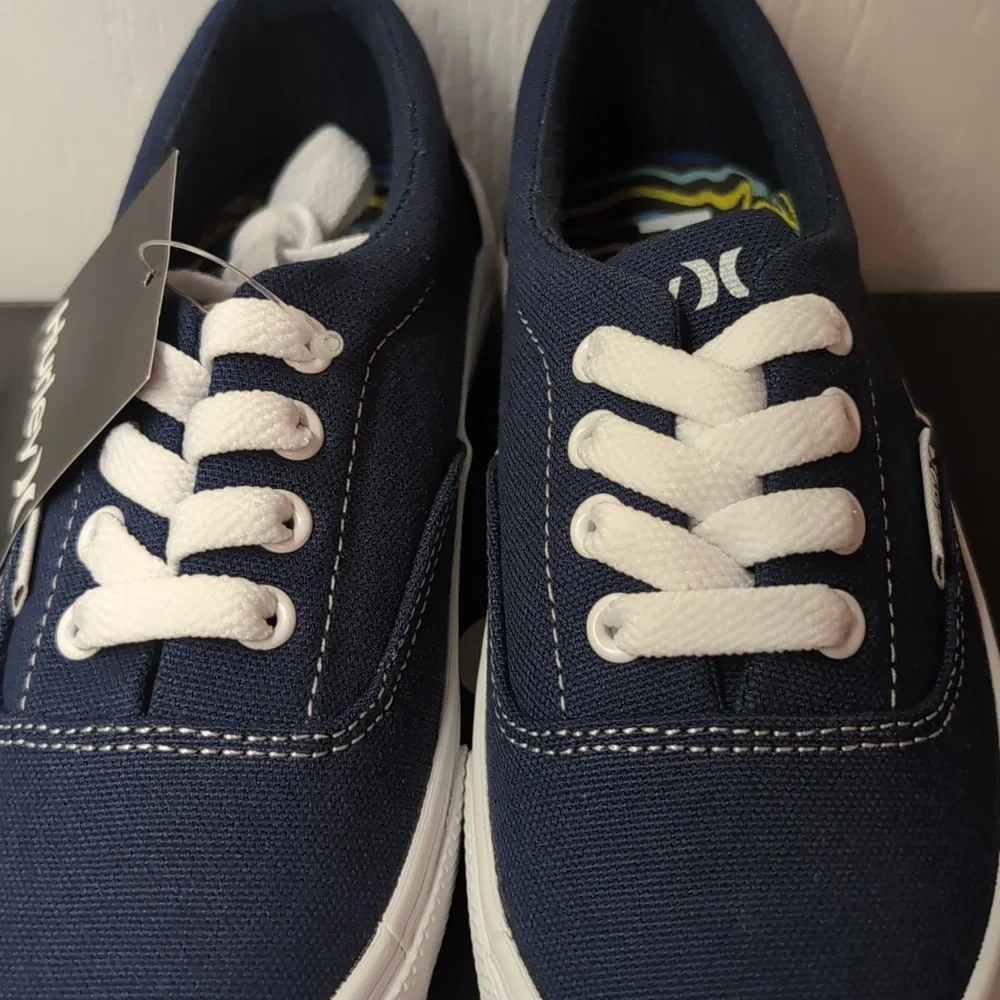 Hurley Boys Canvas Low Top Sneakers. Navy Blue. Size 12. New In Box